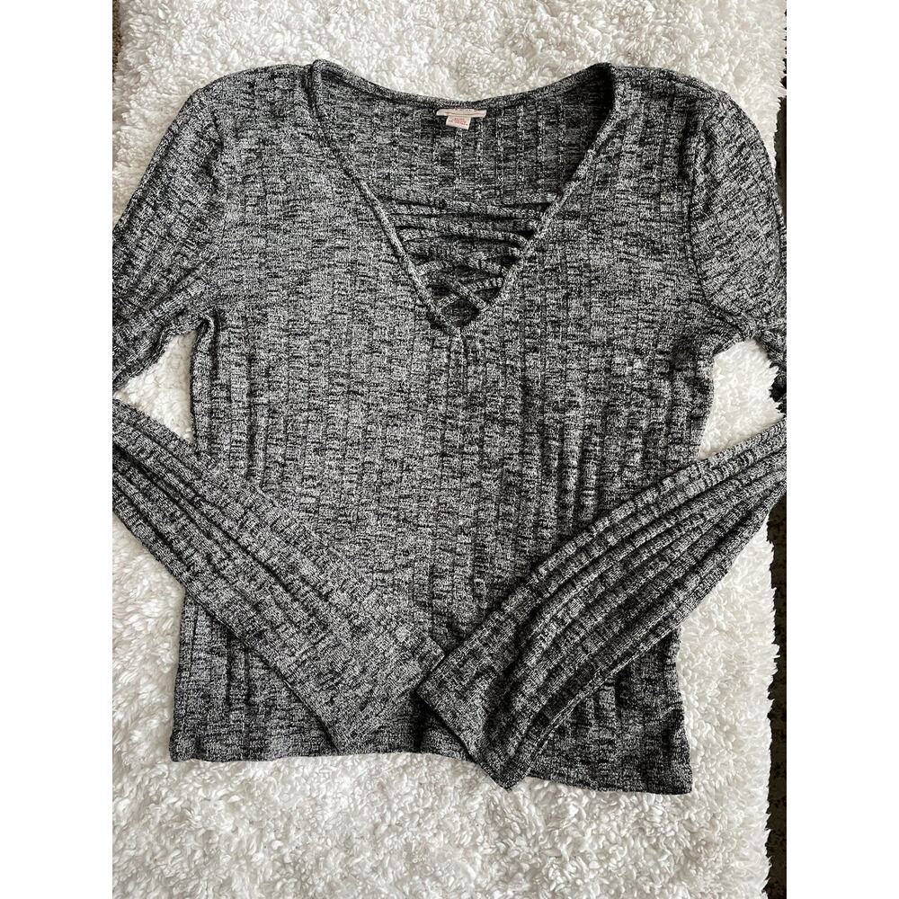 Cape Juby girls sz. M gray design sweater. Cute, comfortable